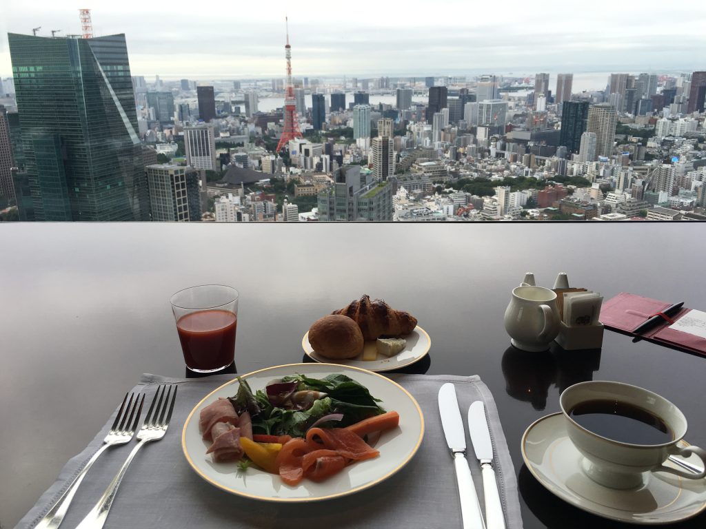 リッツカールトン東京で東京タワーを見ながらタワーズで朝食